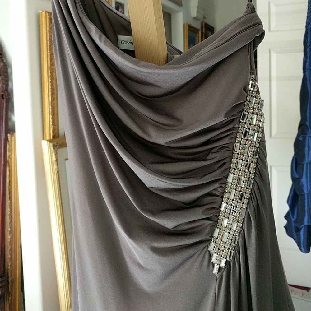 Dress - Picture 3 of 8